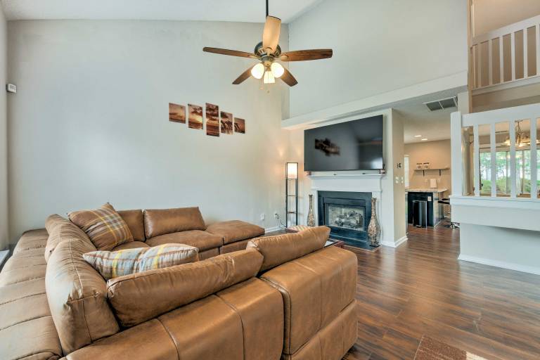 Chic Charlotte Townhome w Community Pool