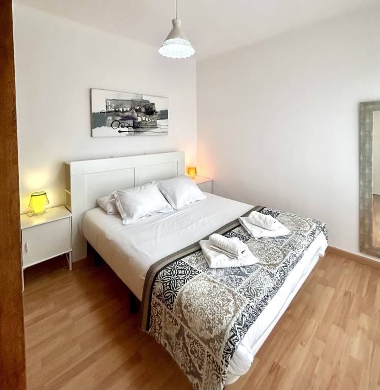 Rental apartment with patio & jacuzzi — photo 3