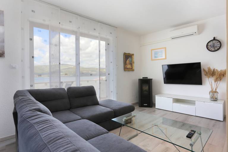 Two bedroom apartment with terrace and sea view Mastrinka (Čiovo) (A-4324-a) — photo 4