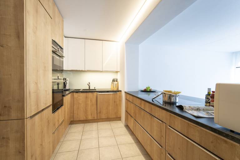 Chasa Emerita: Moderne 3 1/2-Zimmer Terrassenwohnung mit Panoramablick — photo 3