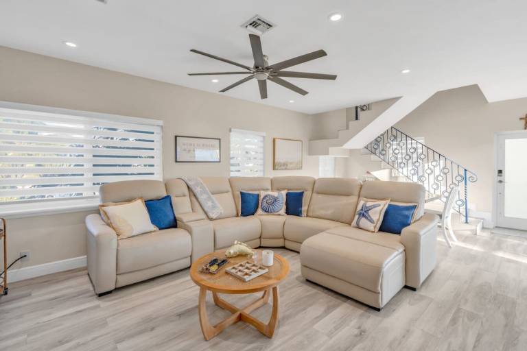 Boaters Dream! Canal-Front Coastal Retreat. — photo 5