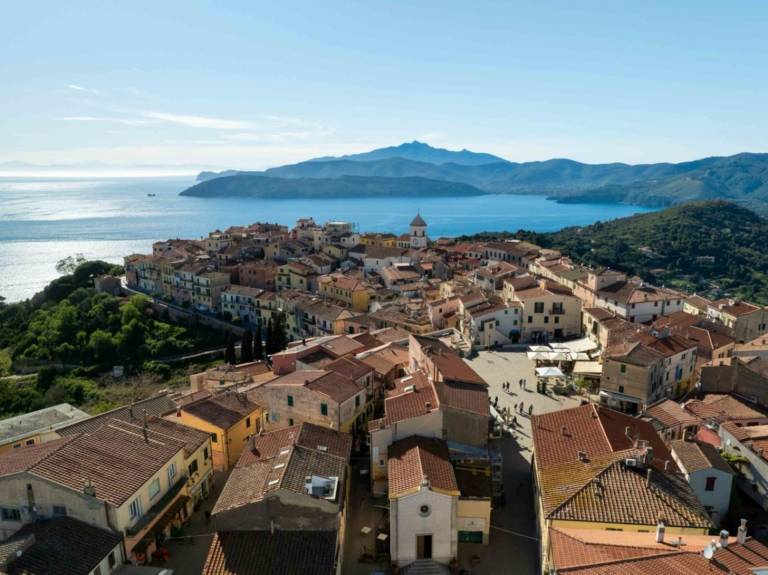 Rental apartment with 2 rooms for 5 persons in Capoliveri