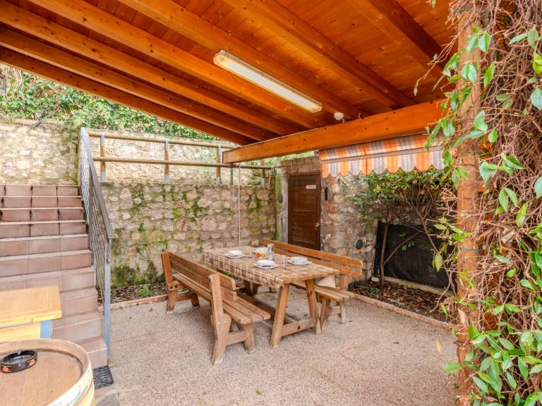 Vacation home with garden, terrace & barbecue | Lake view — photo 5
