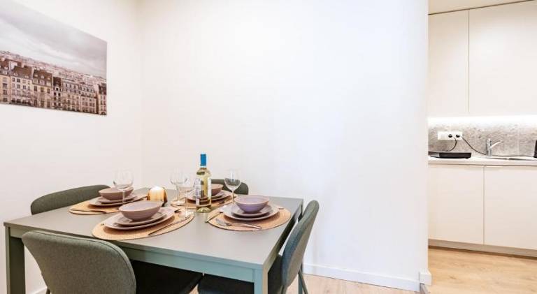Cozy 1BR in Old Town with FREE Parking — photo 3