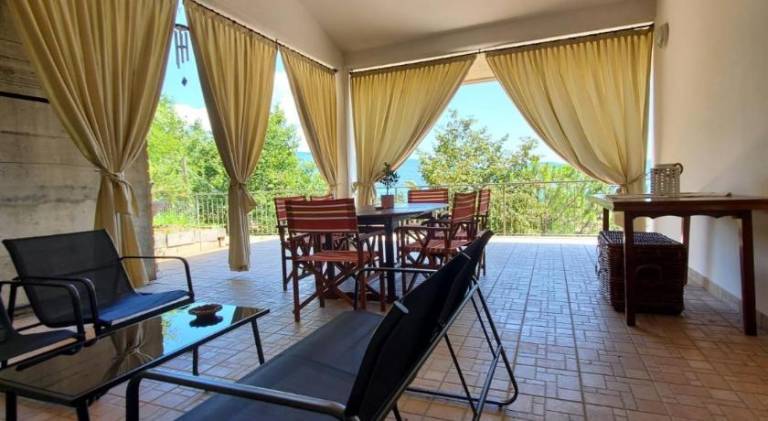 Holiday apartment with terrace — photo 4