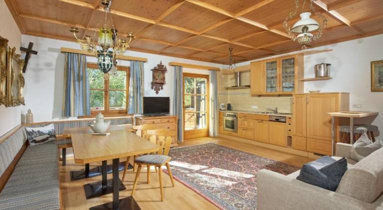 Lovely serviced apartment with patio & sauna | Ski nearby | Pet-friendly — photo 2