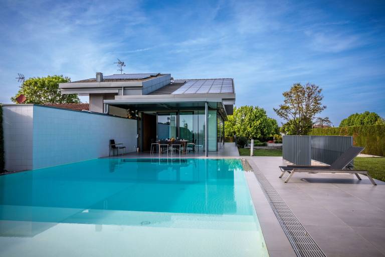 Fully equipped villa with jacuzzi, barbecue & private pool | Pet-friendly — photo 3