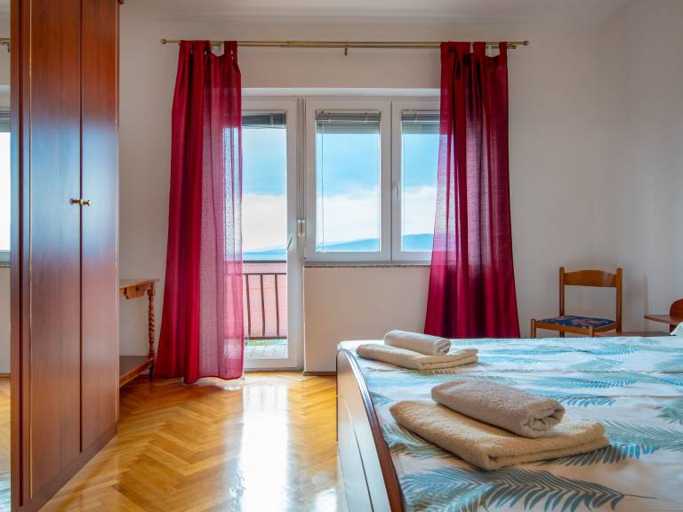 Rental apartment with patio, BBQ & garden | Sea view | Dogs allowed — photo 2