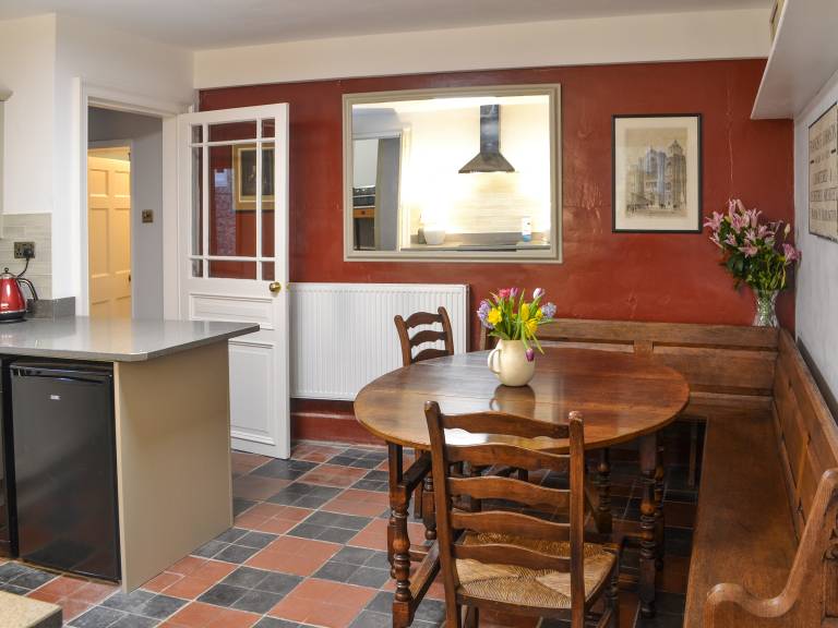 Cottage with yard | River view — photo 4