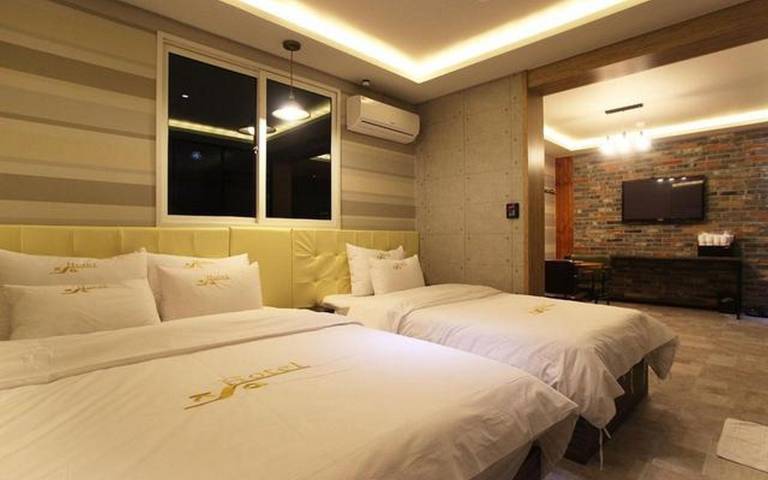 Yeosu Hakdong JA Self check in Motel