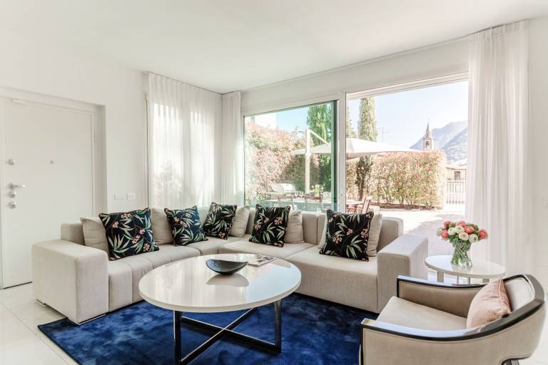 Spacious rental apartment with yard, patio & sauna | Next to Tempio Voltiano | Dogs allowed — photo 2