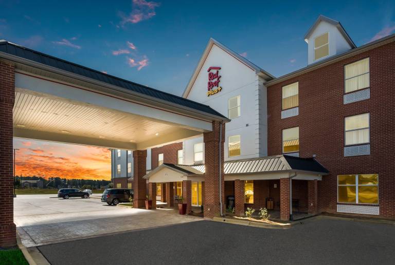 Red Roof PLUS & Suites Birmingham – Bessemer — photo 2