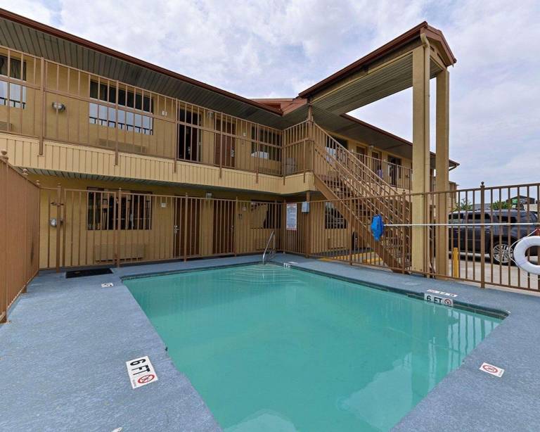 Econo Lodge Killeen near Fort Hood — photo 4