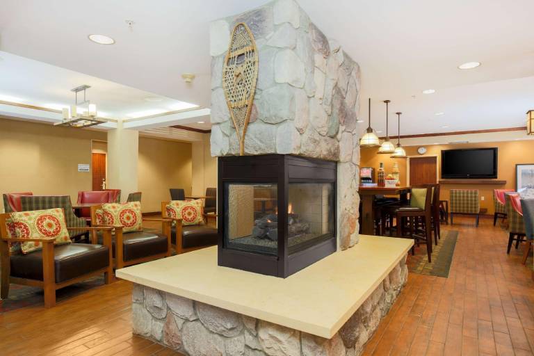 Hampton Inn Anchorage — photo 4