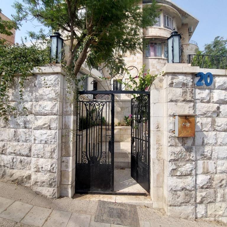 House | Close to King Abdullah I Mosque — photo 4