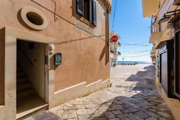 Beautiful vacation home with fast internet | City view | Close to the beach | Suitable for remote work | Pets allowed — photo 2