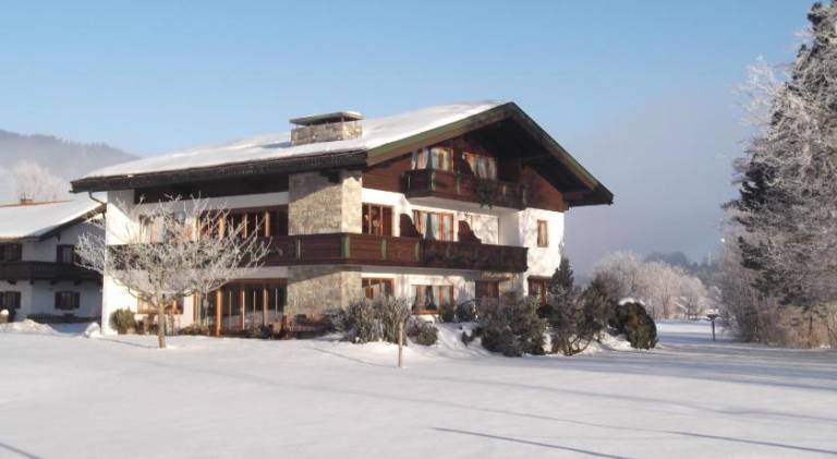 Apartment with garden, patio & sauna in Ruhpolding