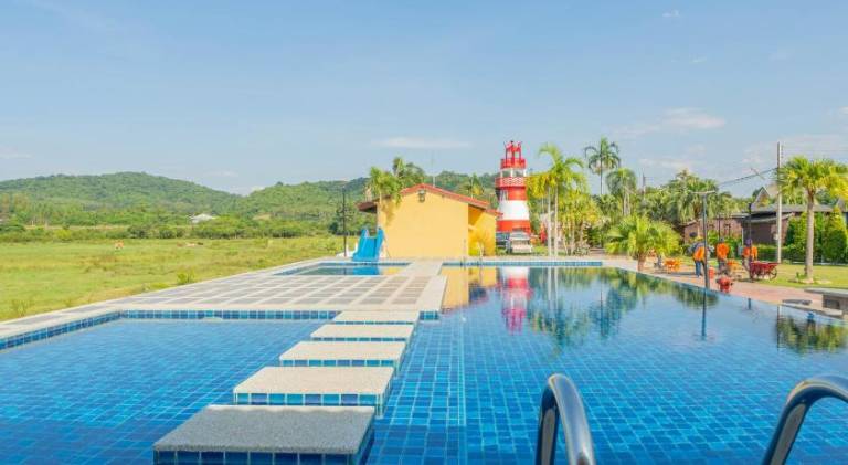 Apinya Resort Bangsarey — photo 2