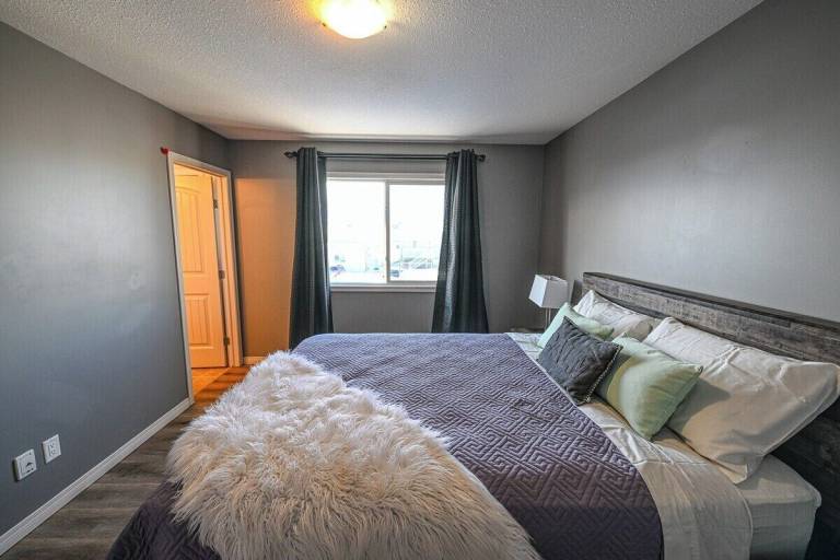 House  Grande Prairie