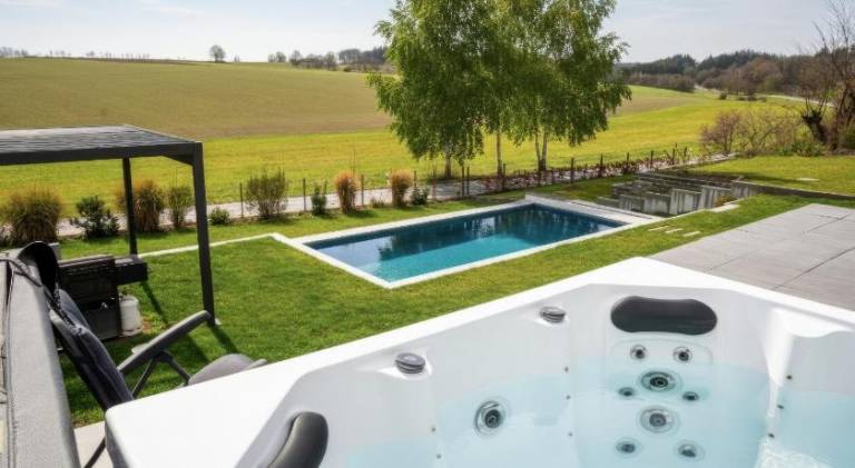 Apartment with jacuzzi & pool in Dachau