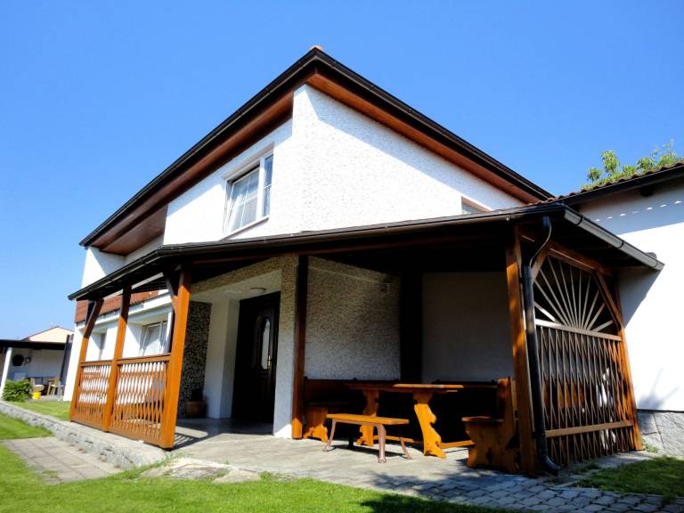 House with yard, terrace & private pool | Nature view — photo 2