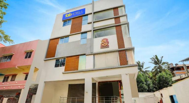 HOTEL ROYAL SUITES — photo 3