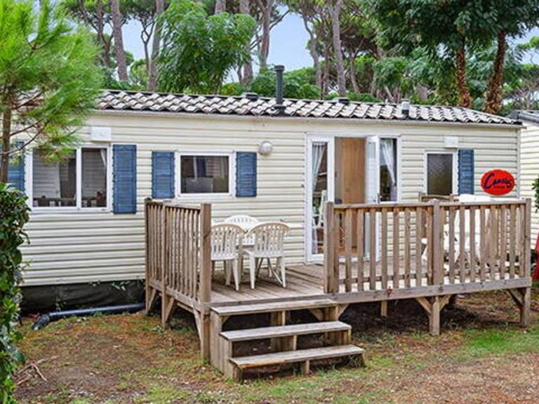 Family-oriented mobile home with heated pool & terrace | Pets allowed — photo 4