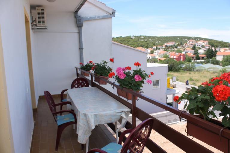 Studio flat Tisno