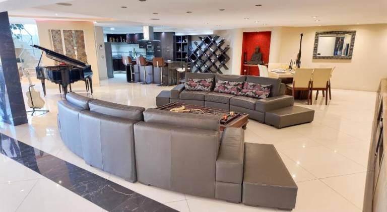 450 m&sup2; Villa