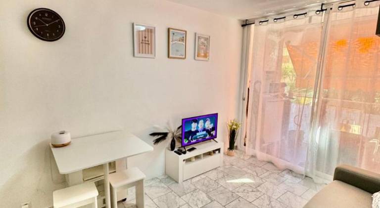 Apartment with terrace in Menton