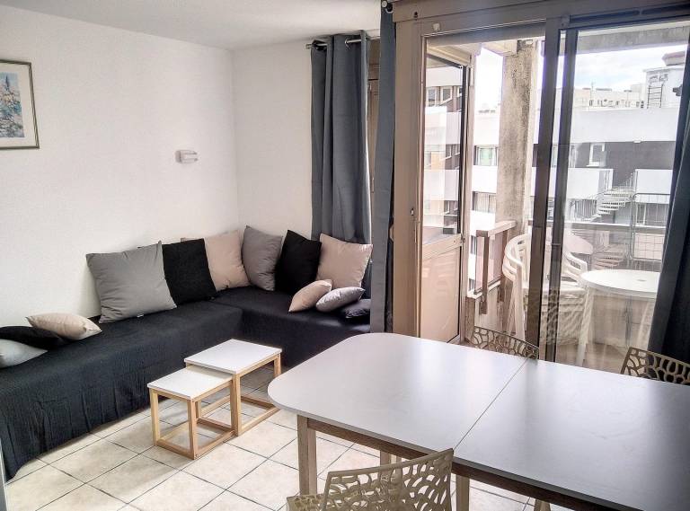 Pleasant rental apartment with terrace & garden | Beach nearby | Dogs allowed in Antibes