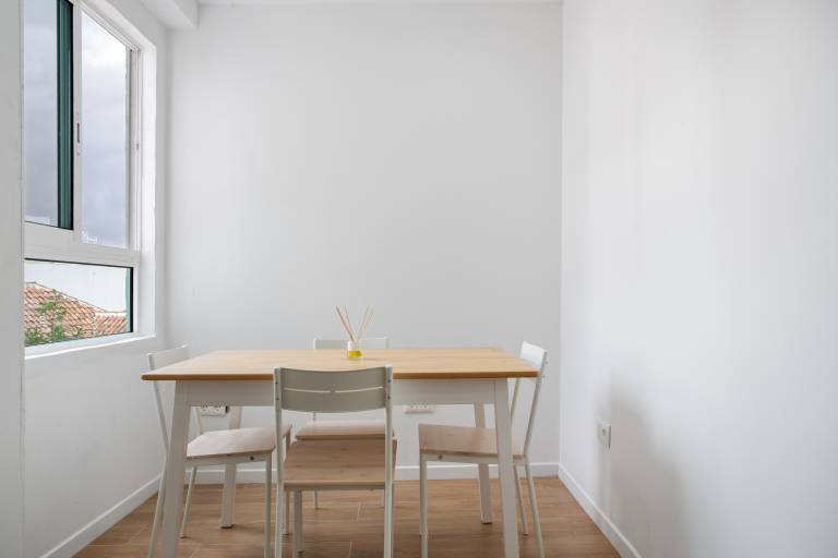 Sunny Apartment, 3 Bedrooms, Breakfast Included (Thu, Fri, Sat, Sun) — photo 3