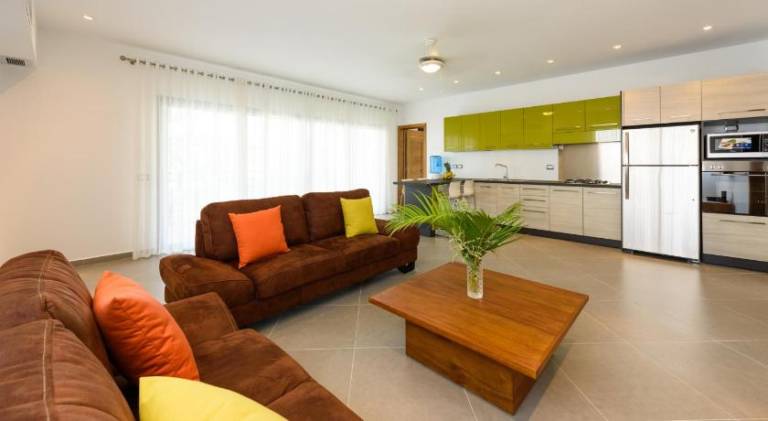 Serviced apartment with patio, garden & pool | Beach nearby | Dogs allowed — photo 2