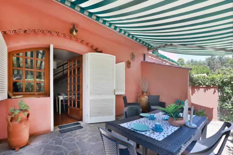 Casa Le Palme with an equipped outdoor area — photo 4