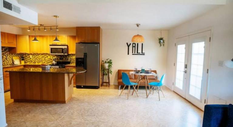 Vacation home with pool | Pet-friendly — photo 3