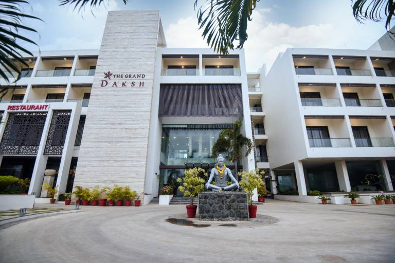 Hotel The Grand Daksh Somnath