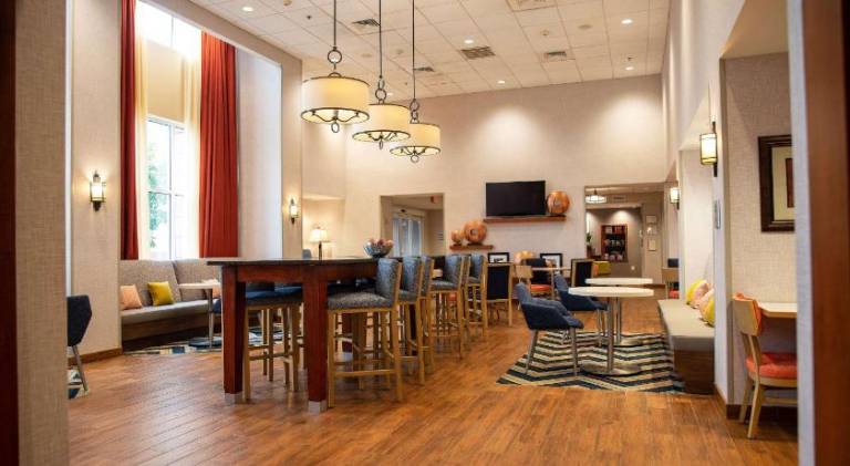 Hampton Inn & Suites Jacksonville — photo 2
