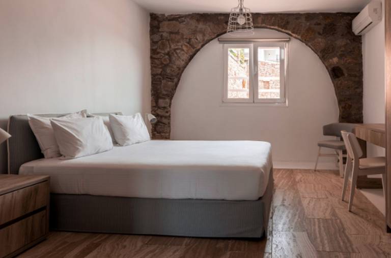 Family-friendly wonderful villa with patio & fast internet | Mountain view | Pets allowed — photo 2