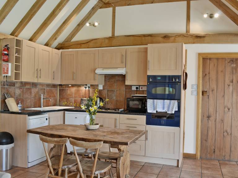 Family-friendly charming cottage with barbeque & yard | Pets are welcome — photo 5