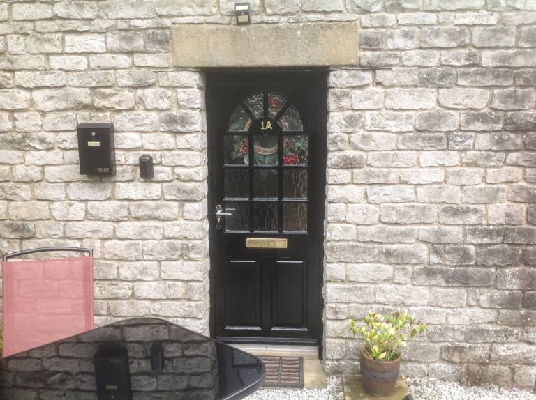 Cottage with garden — photo 4