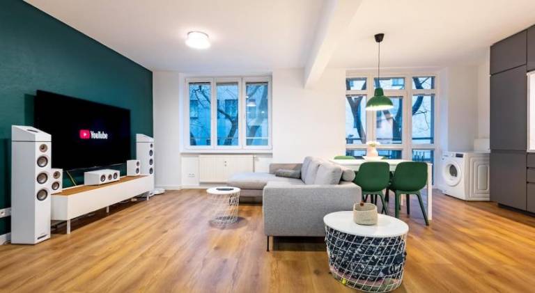 ADM Elegant Gem - FREE Garage Parking, Pool table — photo 2