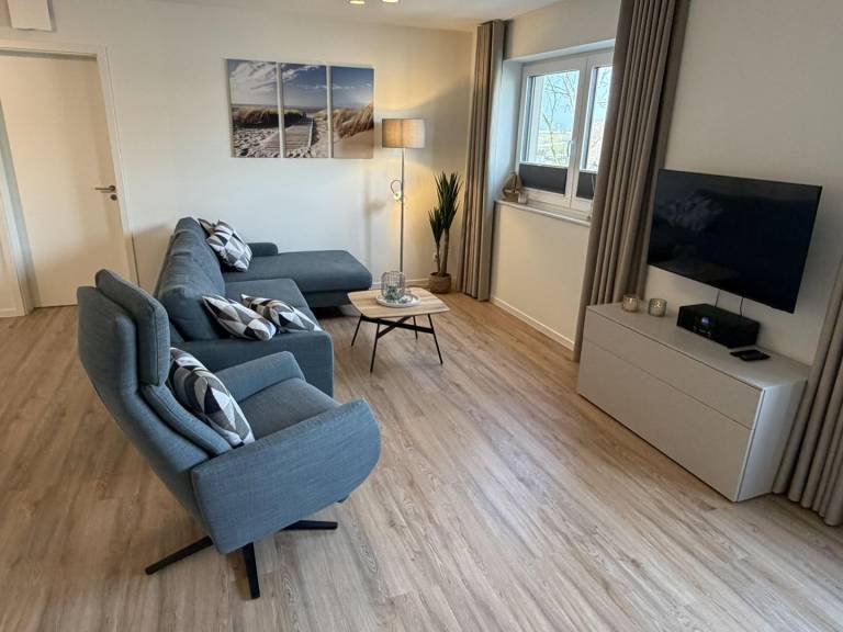 Meerverliebt – Penthouse mit Sauna. Dachterrasse. Familienfreundlich. Hunde. in Butjadingen