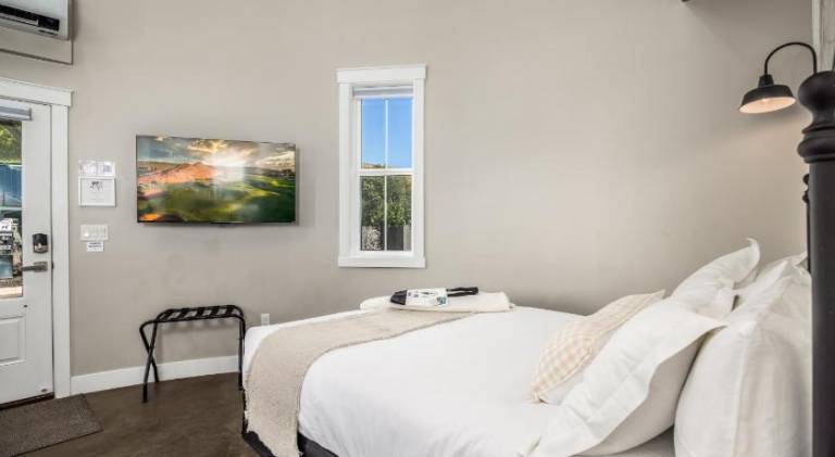 Pet-Friendly Silo Stay with Loft Near Zion & Hot Springs — photo 2