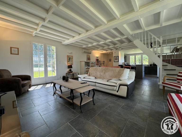 Gite with garden, BBQ & heated pool — photo 4