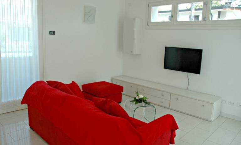 Villa with yard & terrace | Nature view — photo 2