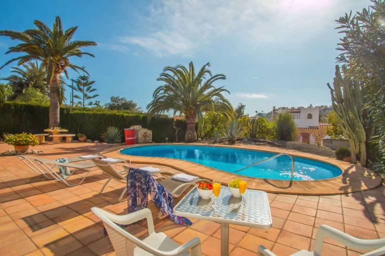 Fully equipped villa with terrace, BBQ & yard | Beach nearby | Dogs allowed — photo 4