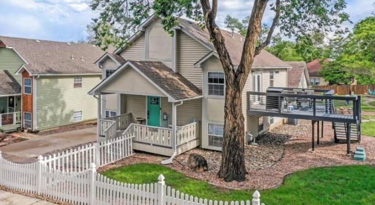Vacation home with 4 rooms for 12 persons in Colorado Springs, CO
