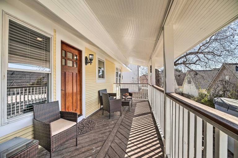 Spacious Houston Home w Deck 2 Mi to Downtown