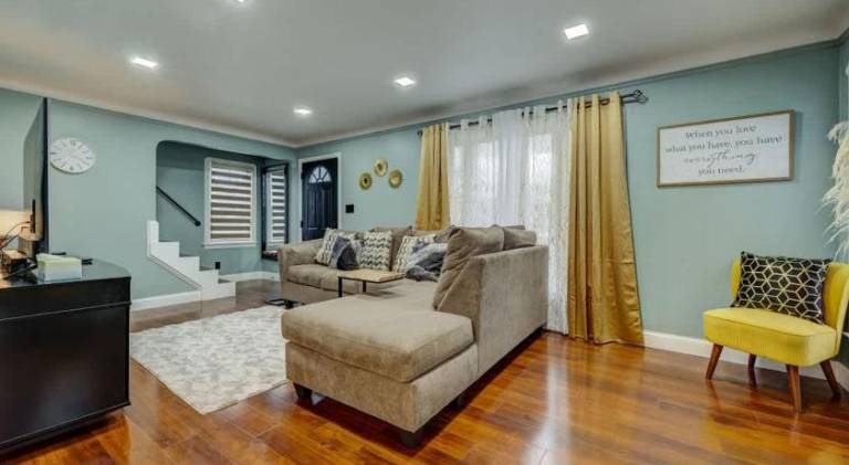 Beautiful vacation home | Pet-friendly in Beachwood, OH