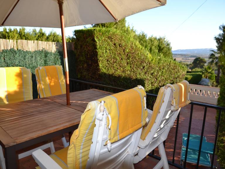 Fully equipped nice house with pool & yard | Pets allowed — photo 3